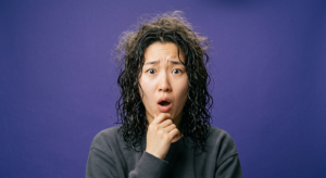 The “Wet Frizz” Trap: Why Fine, Dense Asian Curls Frizz Before They Even Dry