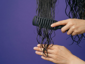 The "Wet Frizz" Trap: Why Fine, Dense Asian Curls Frizz Before They Even Dry 06 03